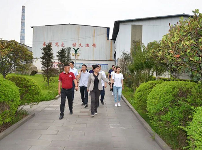 貴州省習水縣經開區領導蒞臨觀宇玻璃考察