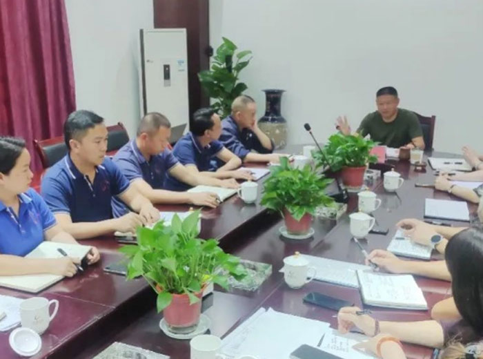 歡度國慶節 喜迎二十大｜黃云彬：不辱行業使命 爭當時代新人